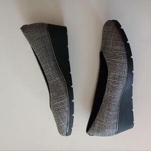 Anne Klein iflex Gray Cushioned Breathable Davey  Toe Wedge Slip On Pumps 11M